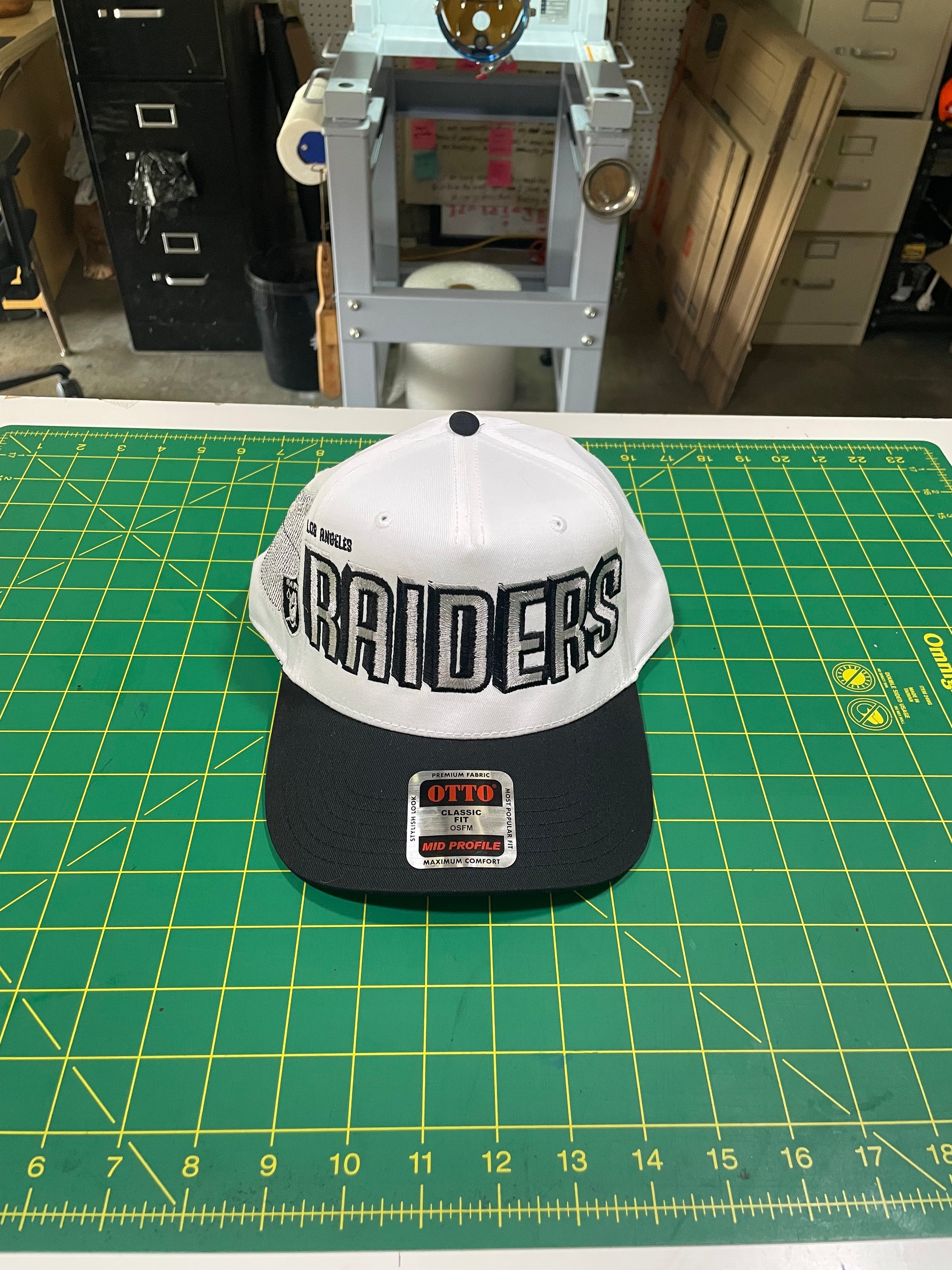 Los Angeles Raiders Vintage Hat – Black & White