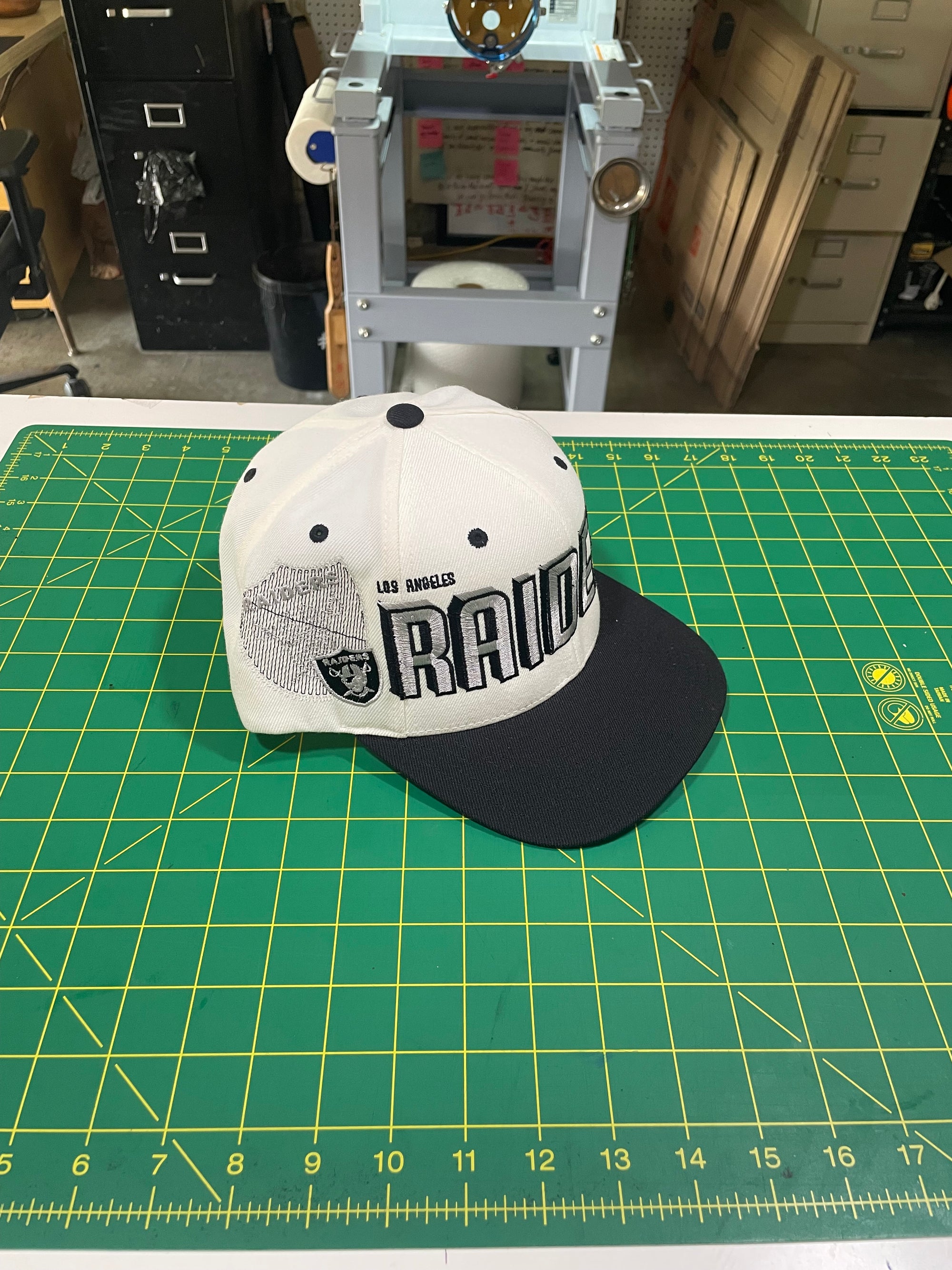 Los Angeles Raiders Vintage Hat – Black & White