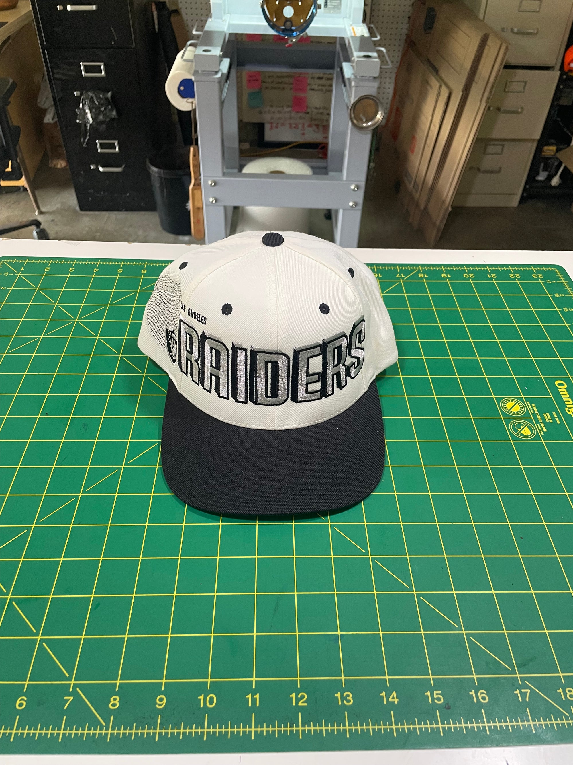 Los Angeles Raiders Vintage Hat – Black & White